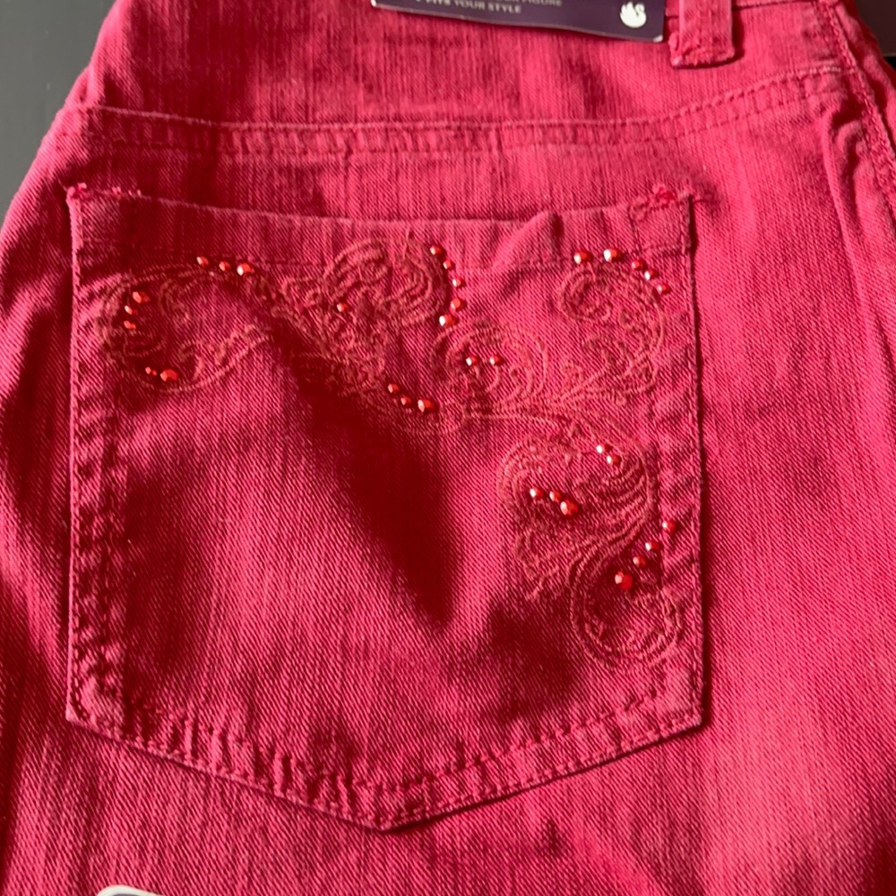 NEW red stretch jeans, tapered legs, BLING pockets